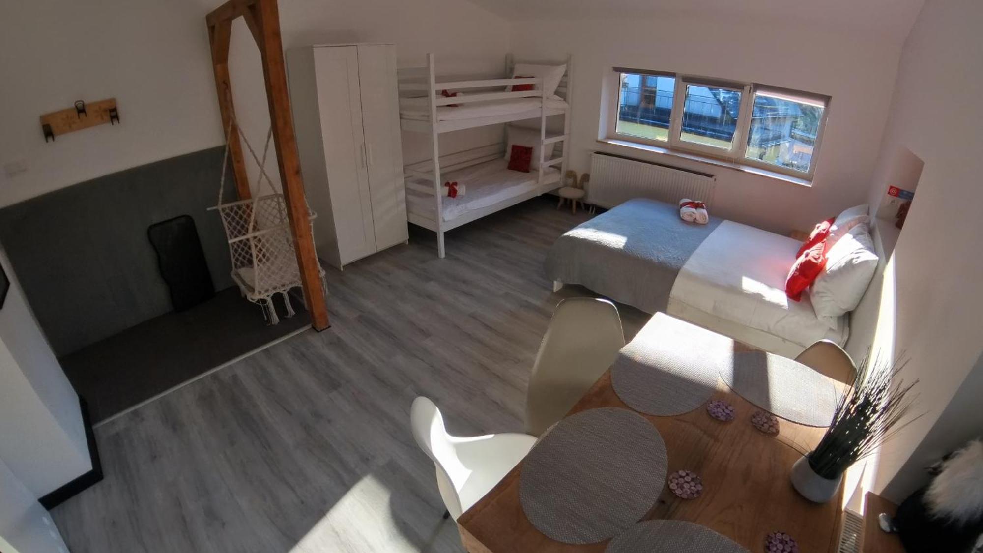 Beskidzka Guest House ชเจอร์ค ภายนอก รูปภาพ