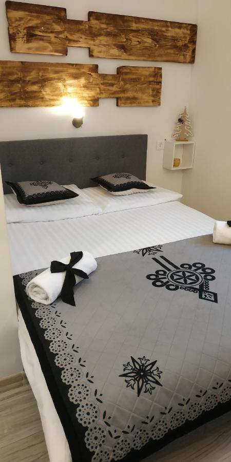 Beskidzka Guest House ชเจอร์ค ภายนอก รูปภาพ